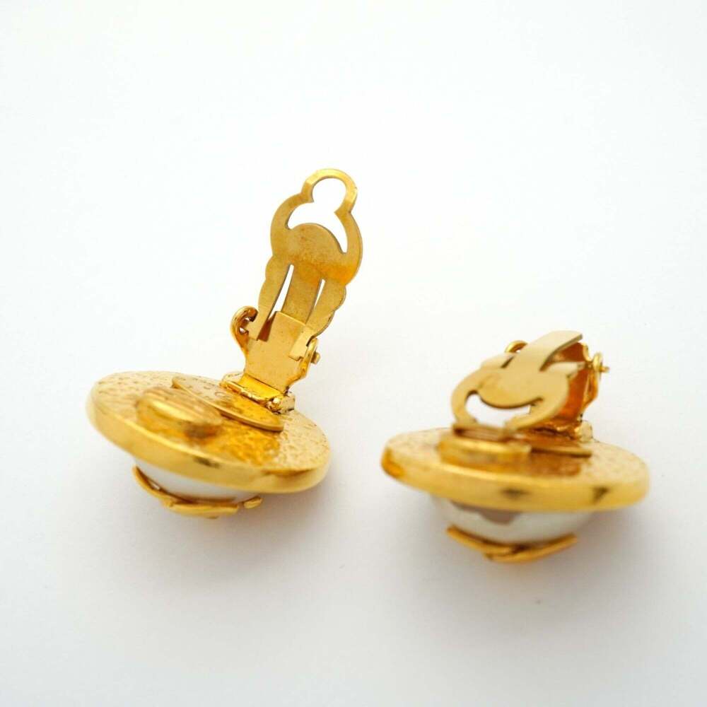CHANEL Gold Pearl Logo Earrings - Picture 3 of 8